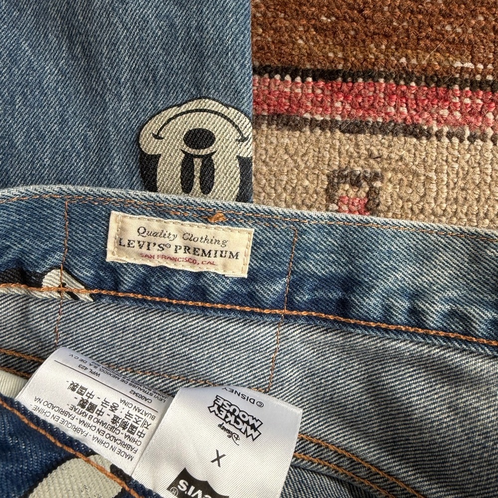 Mickey Mouse X Levi’s 501 Disney Blue Jeans Collab Women’s Size W34 x L32 - Picture 6 of 11